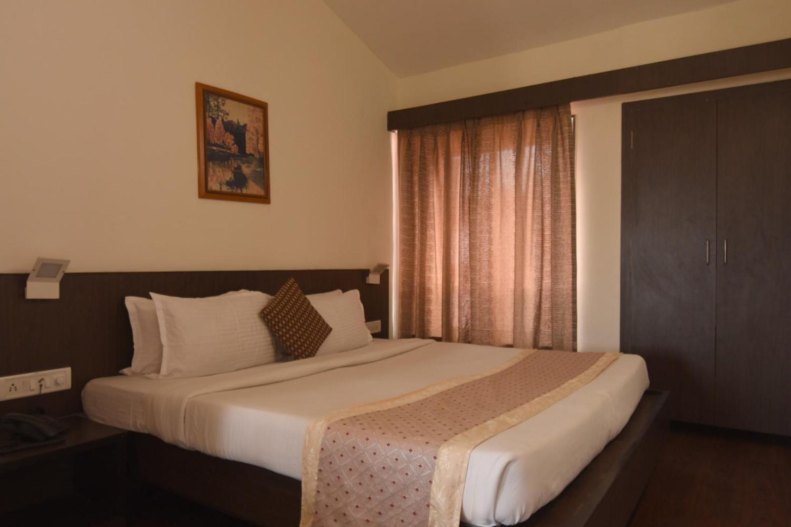सहारा The Byke Old Anchor & 3*